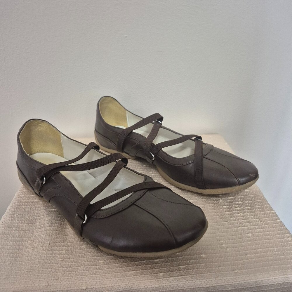 casual shoes